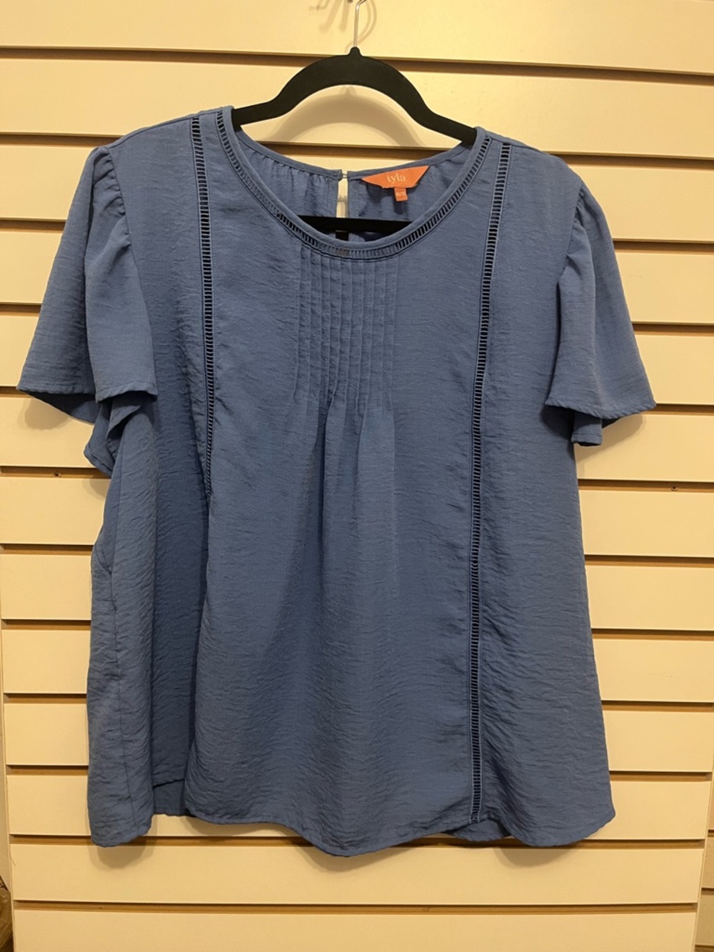 🧡 3/$15 Washed Blue Pintuck Flutter Sleeve Blouse
